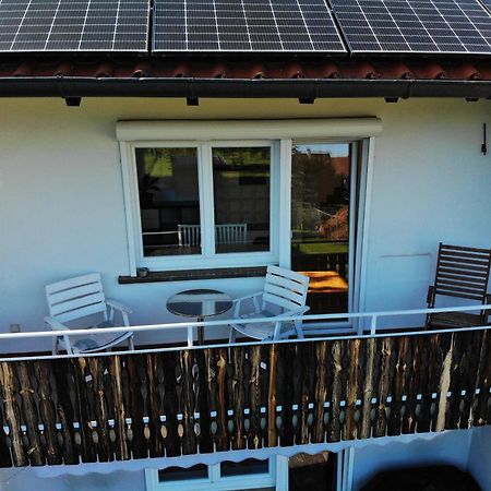 Sonnige 3 Zimmer Wohnung Mit Schoenem Balkon Im Gruenen Reutlingen Exteriér fotografie