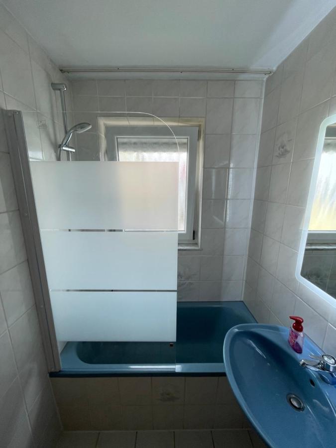 Sonnige 3 Zimmer Wohnung Mit Schoenem Balkon Im Gruenen Reutlingen Exteriér fotografie