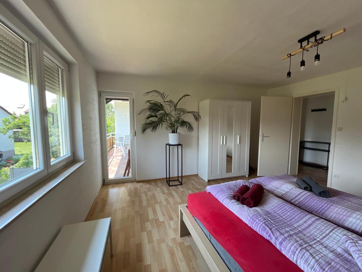 Sonnige 3 Zimmer Wohnung Mit Schoenem Balkon Im Gruenen Reutlingen Exteriér fotografie